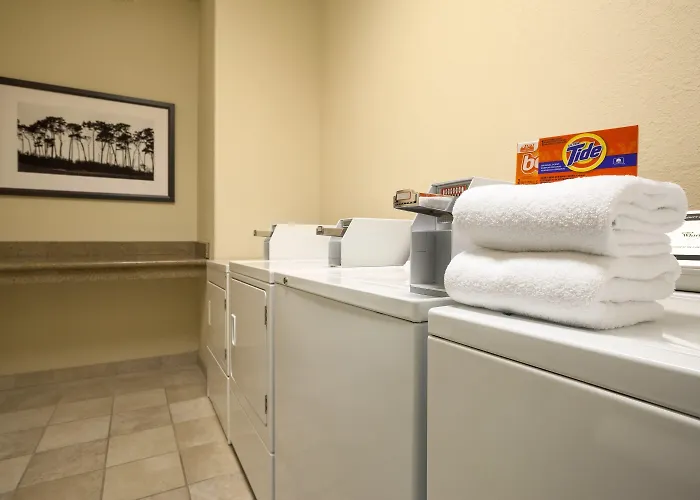 Country & By Radisson, Stockton, Il 3*