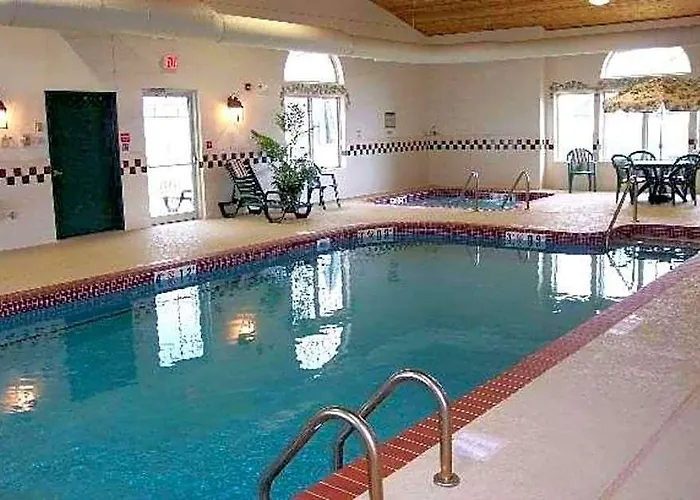 Country & By Radisson, Stockton, Il Отель