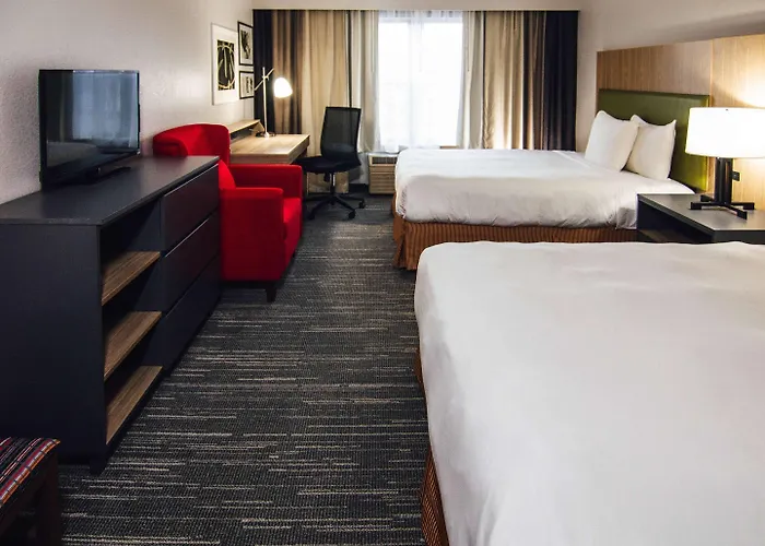 Hotel Country & By Radisson, Stockton, Il